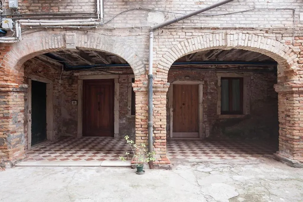 Bauhaus Venice Apartment 0*,  Italy